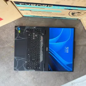 Laptop MSI Cyborg 15 Core 7 240H | RTX 5050 8GB | Ecuador – Quito – Tumbaco - Imagen 4